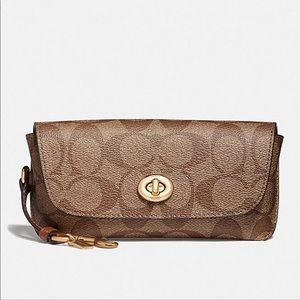 COACH Sunglasses Case in Signature Canvas